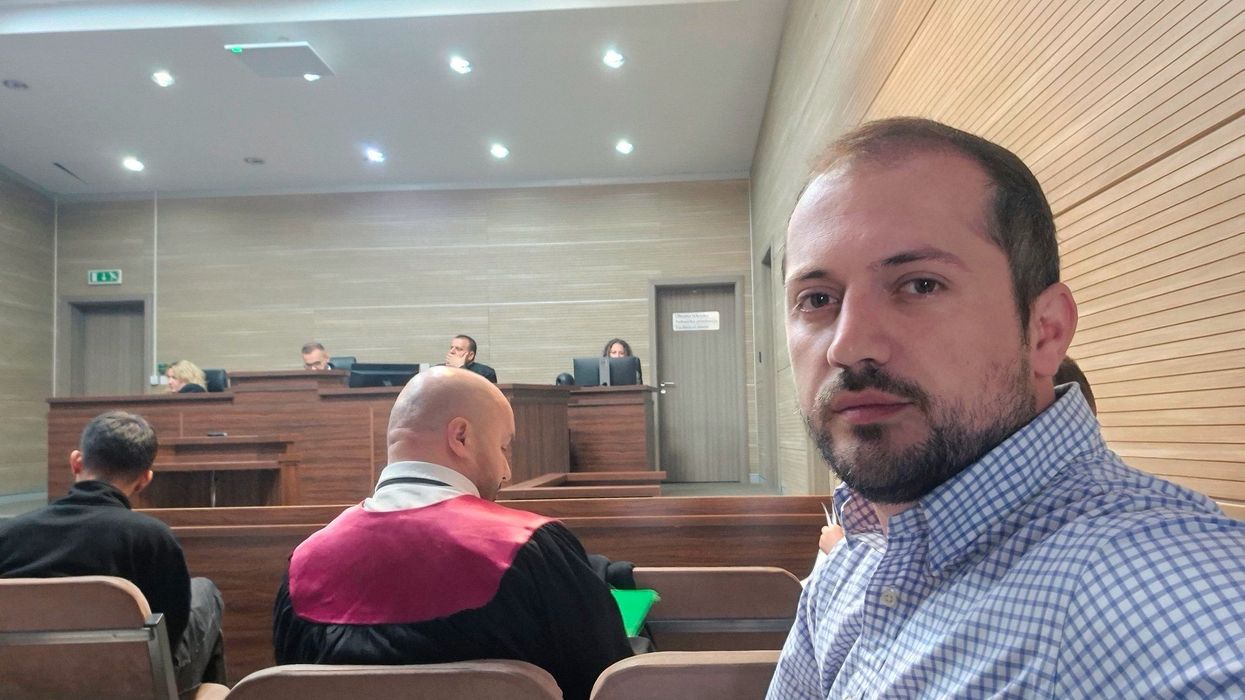 “Na dënojnë neve, lirojnë terroristët serbë”, reagon deputeti Egzon Azemi pas dënimit me burg “Na dënojnë neve, lirojnë terroristët serbë”, reagon deputeti Egzon Azemi pas dënimit me burg