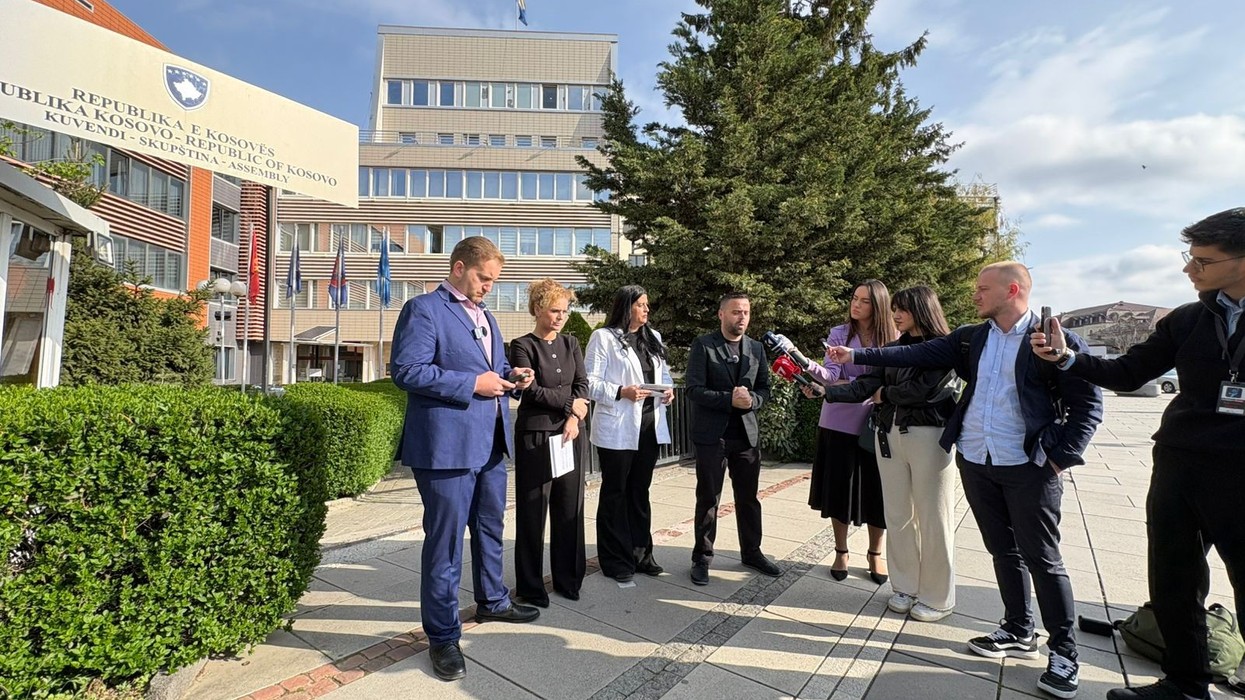 Organizatat e shoqërisë civile alarmojnë për ndërhyrje politike në RTK dhe KPM