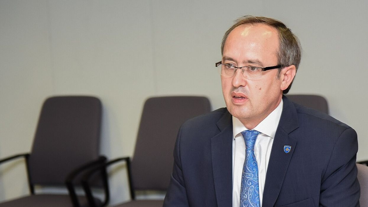 Hoti kritikon Kurtin për projektet energjetike: Anulimi i tyre ka qenë veprim anti-shtetëror dhe anti-amerikan Hoti kritikon Kurtin për projektet energjetike: Anulimi i tyre ka qenë veprim anti-shtetëror dhe anti-amerikan
