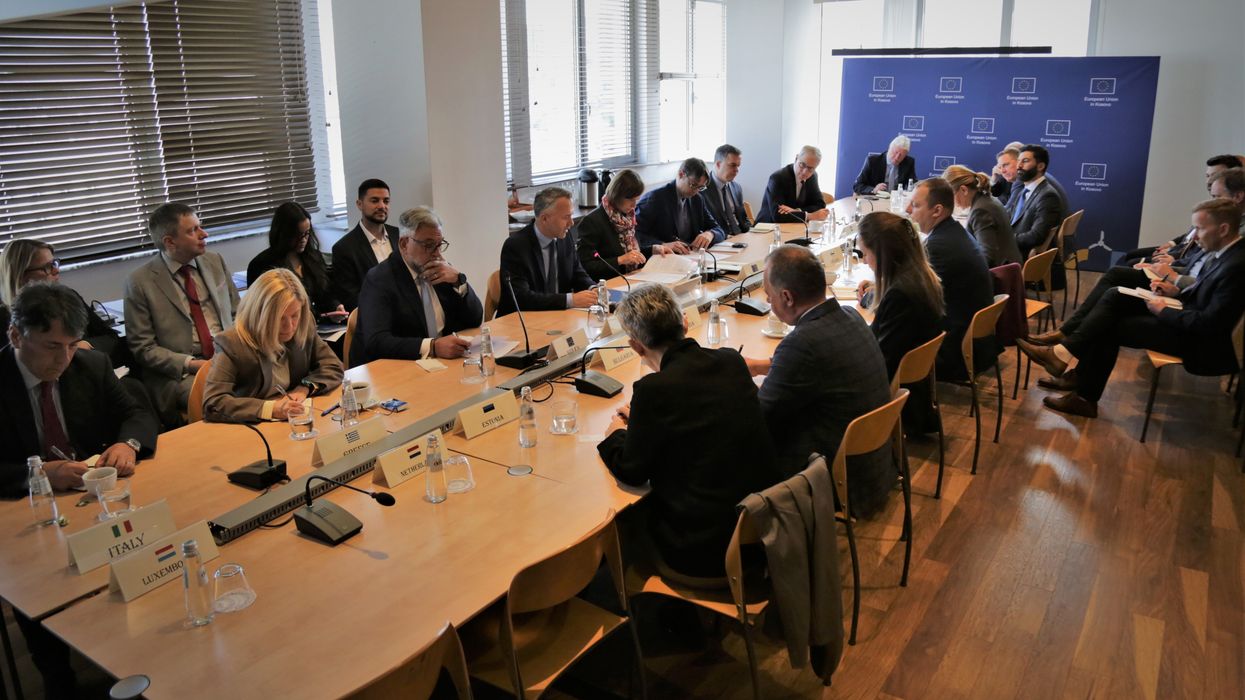 Kryenegociatori takohet me shefat e misioneve të shteteve anëtare të BE-së në Kosovë Kryenegociatori takohet me shefat e misioneve të shteteve anëtare të BE-së në Kosovë