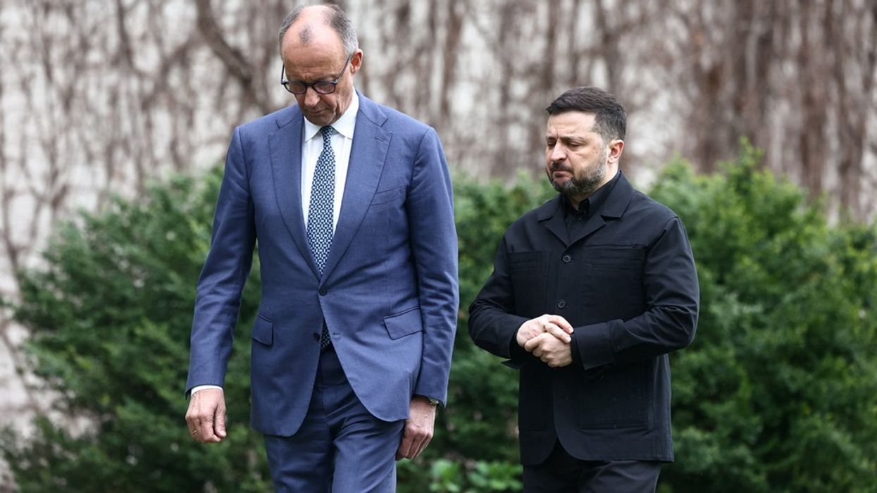 Zelensky viziton tri vende evropiane brenda 48 orëve, ndërsa kërkon më shumë ndihmë për Ukrainën Zelensky viziton tri vende evropiane brenda 48 orëve, ndërsa kërkon më shumë ndihmë për Ukrainën