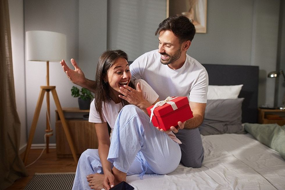 Pse shenjat e vogla të vëmendjes në marrëdhënie janë më të rëndësishme sesa surprizat e mëdha