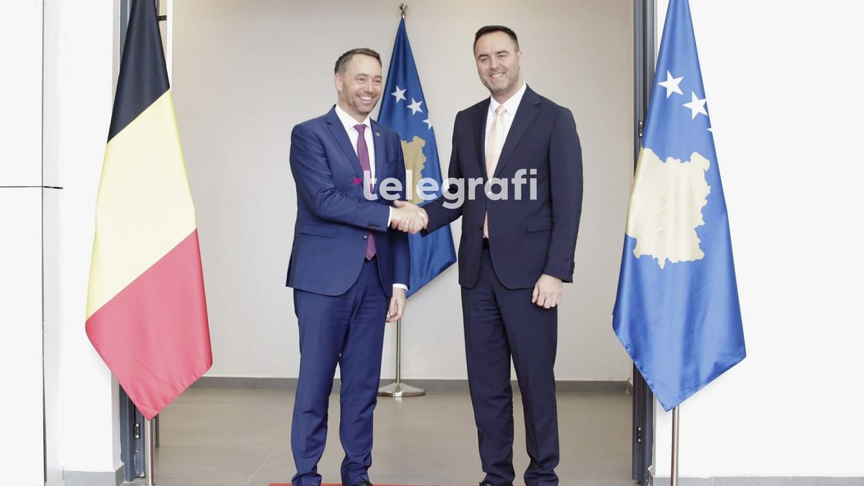 Pas Kurtit, ministri belg takohet me Konjufcën Pas Kurtit, ministri belg takohet me Konjufcën