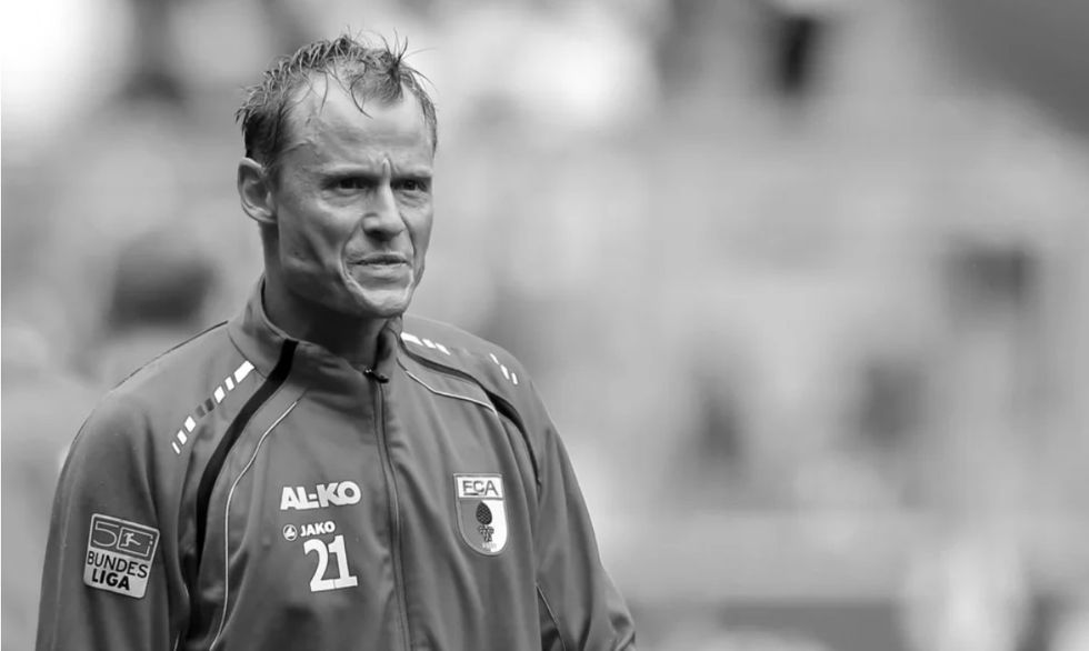 Vdes tragjikisht në moshën 48-vjeçare portieri i njohur, makina e tij u përplas nga treni