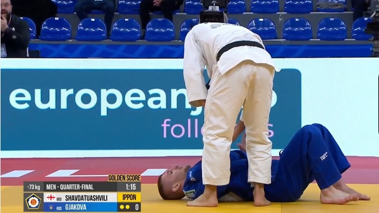 Akil Gjakova mposhtet në çerekfinale, medaljen e bronztë e kërkon në repesazh