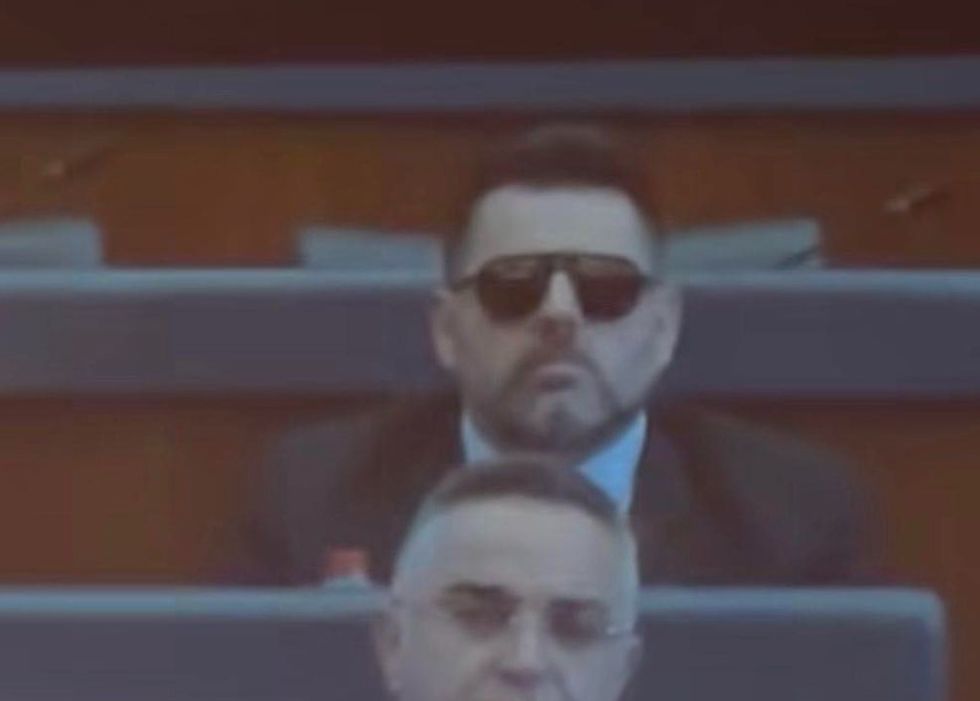 “Me syze në Kuvend”, deputeti Berisha sqaron: Për arsye shëndetësore