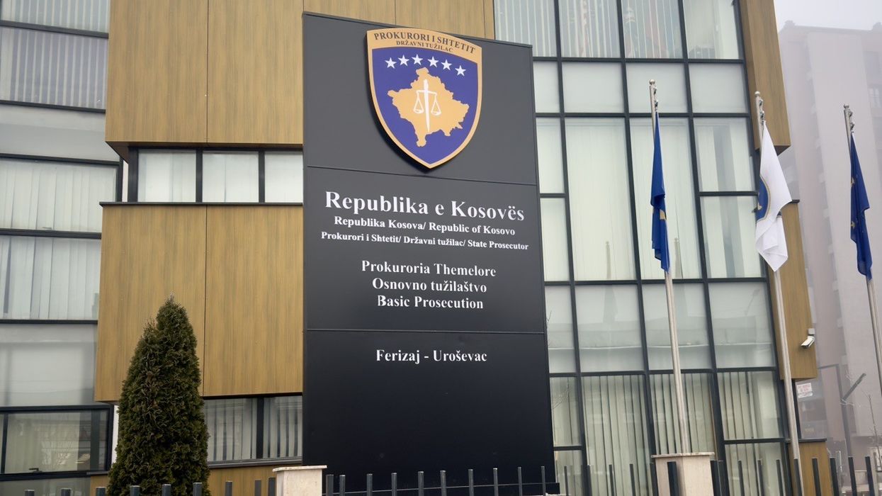 Kërkohet paraburgim ndaj zyrtarit policor për veprën penale “Organizimi i skemave piramidale dhe bixhozit të paligjshëm“ Kërkohet paraburgim ndaj zyrtarit policor për veprën penale “Organizimi i skemave piramidale dhe bixhozit të paligjshëm“