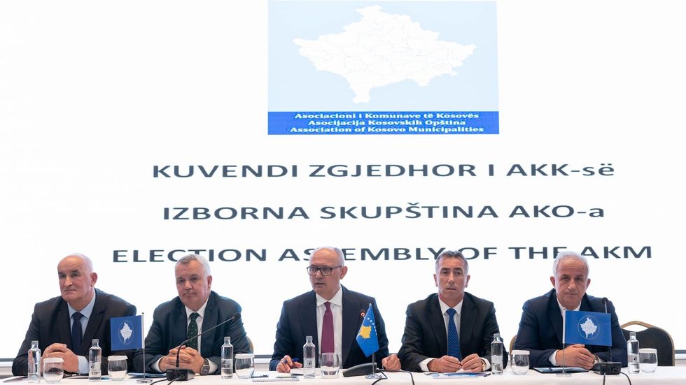 AKK reagon pas kritikave për legjitimitetin e Kuvendit, theksohet pjesëmarrja e 98 delegatëve