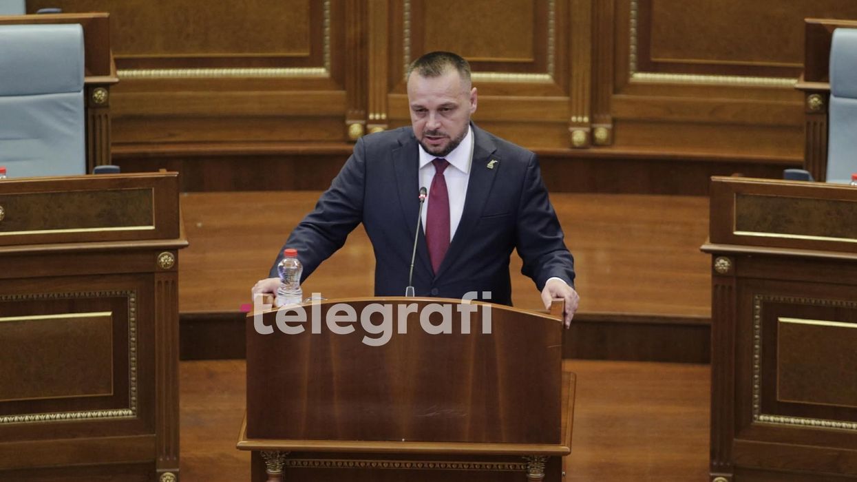 Berisha ‘tallet”me pushtetin: Me u tutë nga Enver Dugolli e Sali Zyba se po vijnë e po na marrin shtëpinë Berisha ‘tallet”me pushtetin: Me u tutë nga Enver Dugolli e Sali Zyba se po vijnë e po na marrin shtëpinë