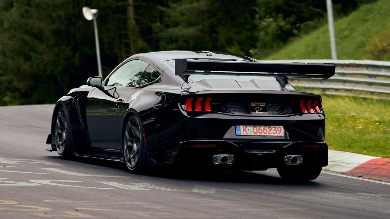 Ford Mustang GTD thyen rekordin e Corvette ZR1X Ford Mustang GTD thyen rekordin e Corvette ZR1X