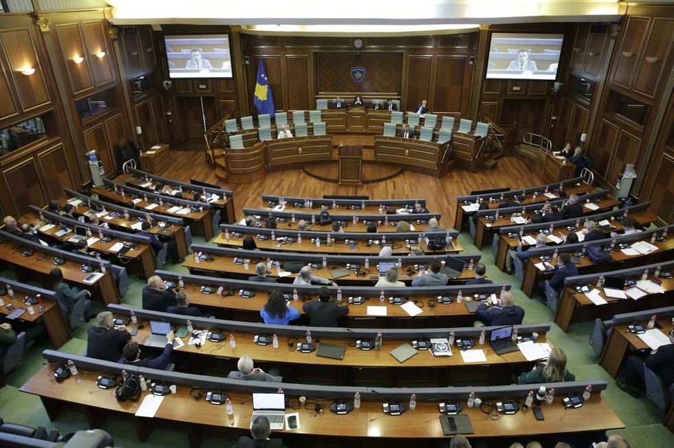 Kuvendi dështon të zgjedhë gjyqtarët për Kushtetuese, përsëritet konkursi