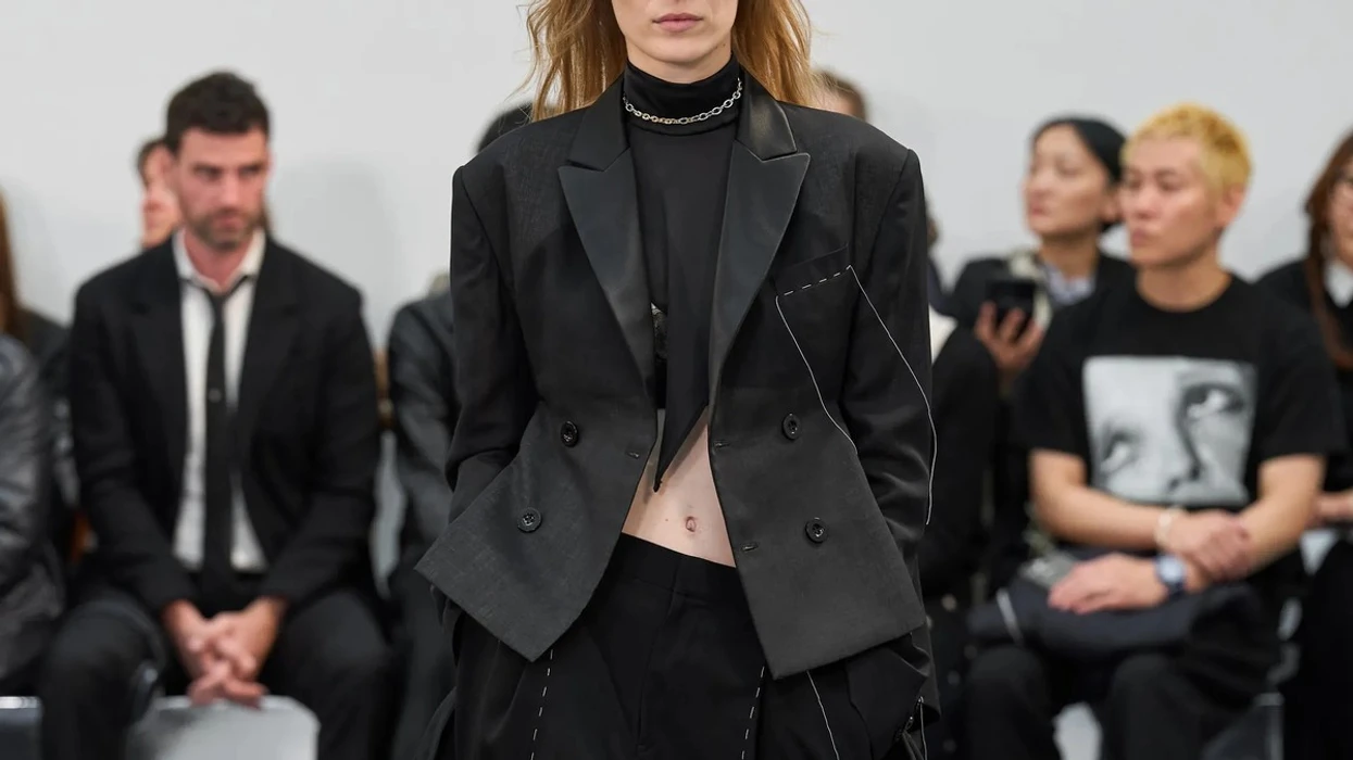 Mokasinet me taka janë rikthyer fuqishëm: Gratë thonë se nuk ka këpucë më elegante se këto