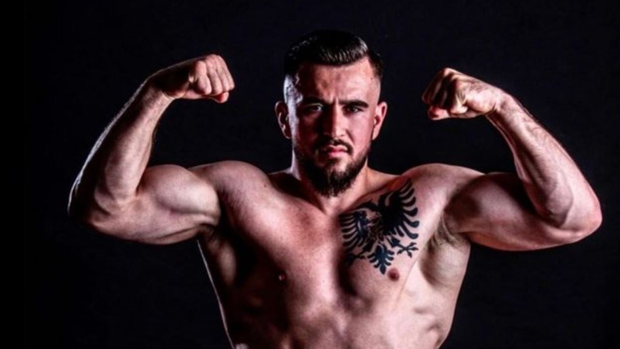 Amarildo Bakaj shtang shqiptarët, njofton pensionimin nga boksi në kulmin e karrierës