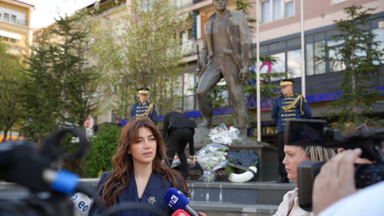 Homazhe në Ditën e dëshmorëve të Prishtinës, Haxhiu: Ata dhanë gjithçka nga vetja e tyre, që sot ne ta kemi një shtet të lirë e të pavarur