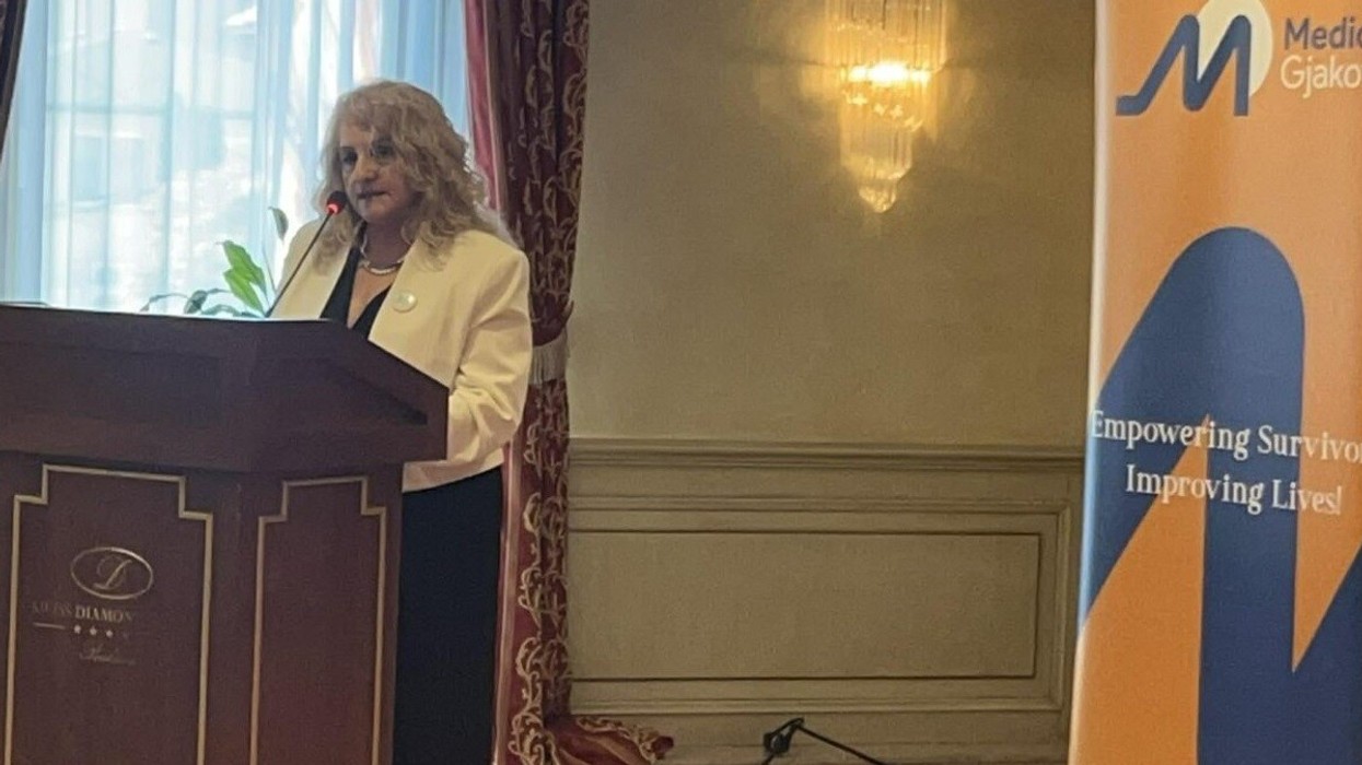 'Medica Gjakova' lanson procedurat dhe manualin për qasjen ndaj traumës dhe stresit
