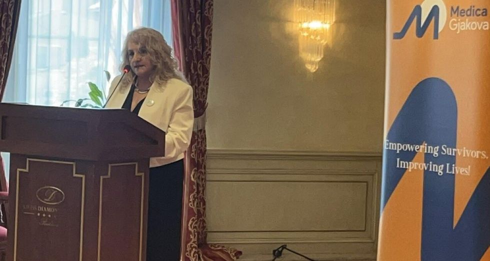 'Medica Gjakova' lanson procedurat dhe manualin për qasjen ndaj traumës dhe stresit