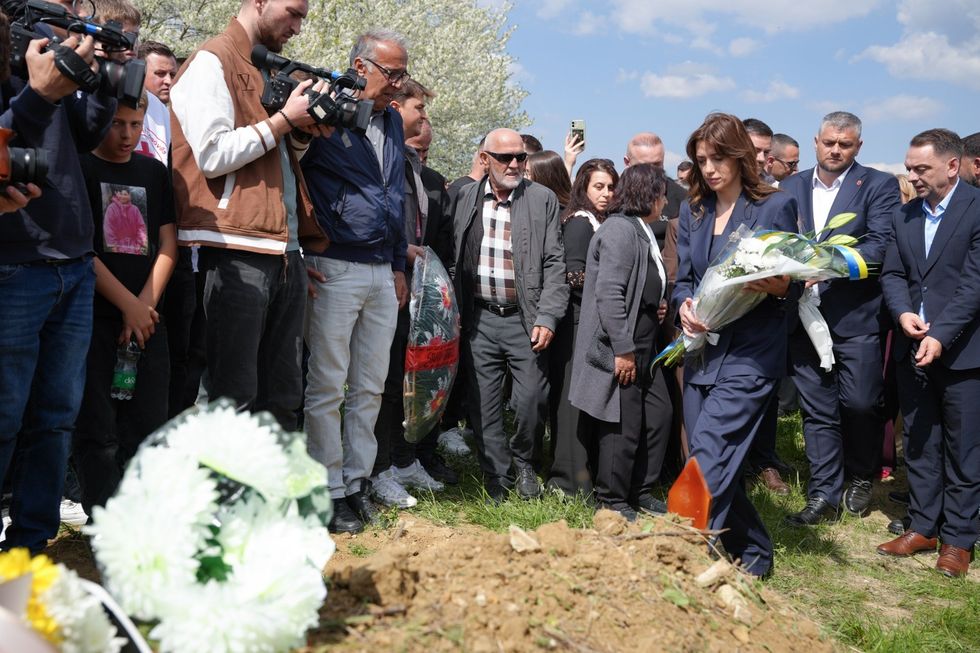 Rivarrimi i 8-vjeçarit të zhdukur në luftë, Haxhiu: Ditë dhimbjeje, sikur të mos mjaftonte vrasja e tij edhe trupi i tij u zhduk