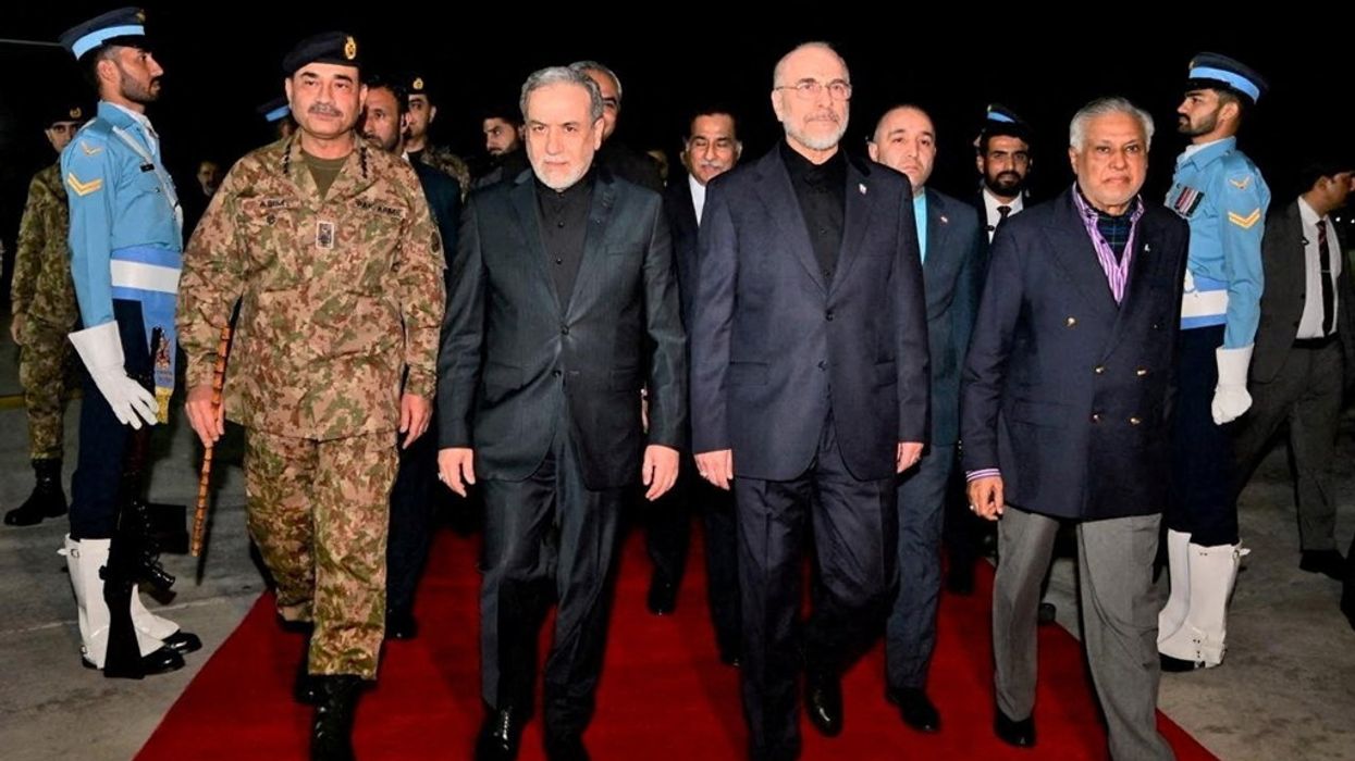 Bllokada amerikane kritikohet nga një zyrtar i lartë iranian - ndërsa ai minimizon përparimin e paqes Bllokada amerikane kritikohet nga një zyrtar i lartë iranian - ndërsa ai minimizon përparimin e paqes