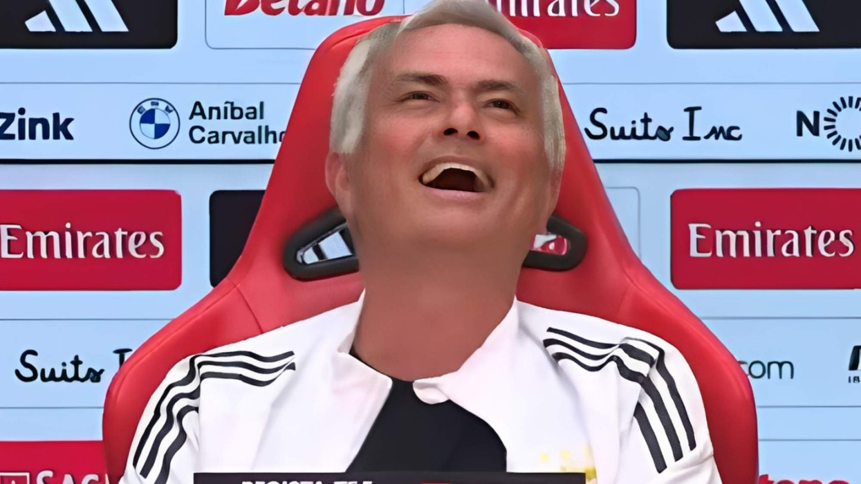Mourinho shpërthen në të qeshura, pasi i bëri një pyetje epike gazetarit portugez
