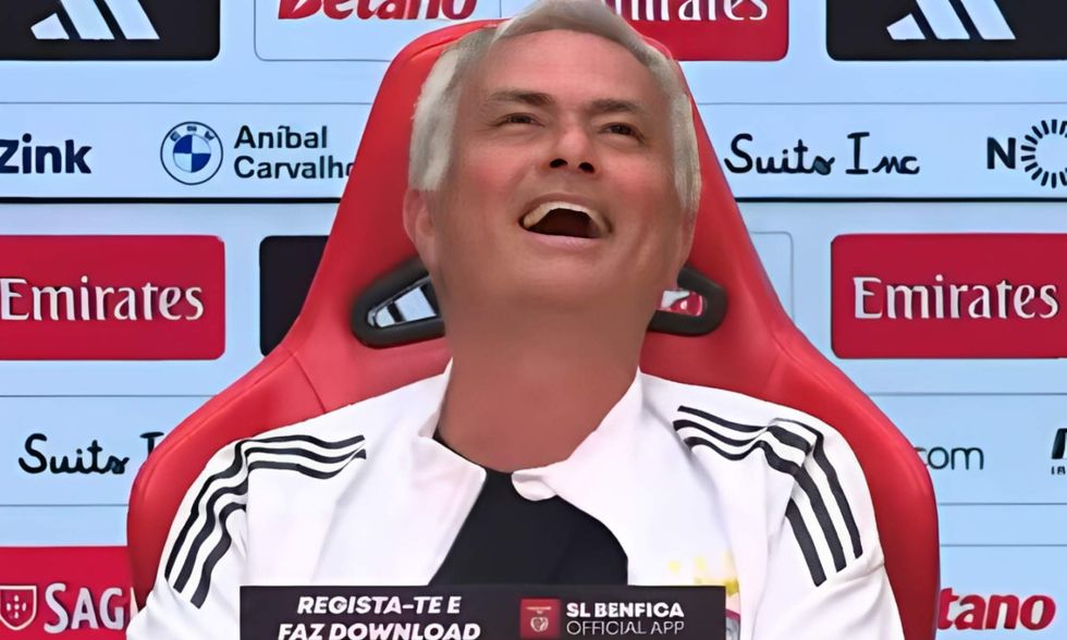 Mourinho shpërthen në të qeshura, pasi i bëri një pyetje epike gazetarit portugez