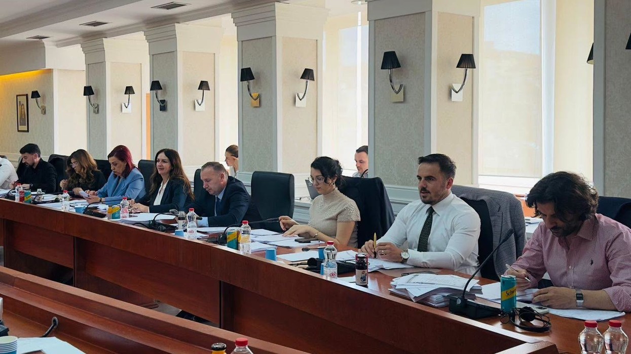 Pavarësisht kritikave për proces të komprometuar, lista me emrat për Bordin e RTK-së shkon në Kuvend