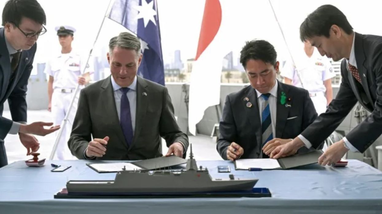 Australia dhe Japonia nënshkruajnë kontrata për anije luftarake prej 7 miliardë dollarësh Australia dhe Japonia nënshkruajnë kontrata për anije luftarake prej 7 miliardë dollarësh