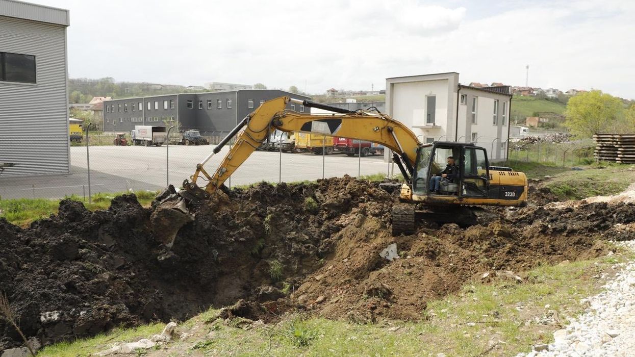 Peci prezanton punimet javore në Mitrovicë, fokus në infrastrukturë dhe mirëmbajtje urbane Peci prezanton punimet javore në Mitrovicë, fokus në infrastrukturë dhe mirëmbajtje urbane