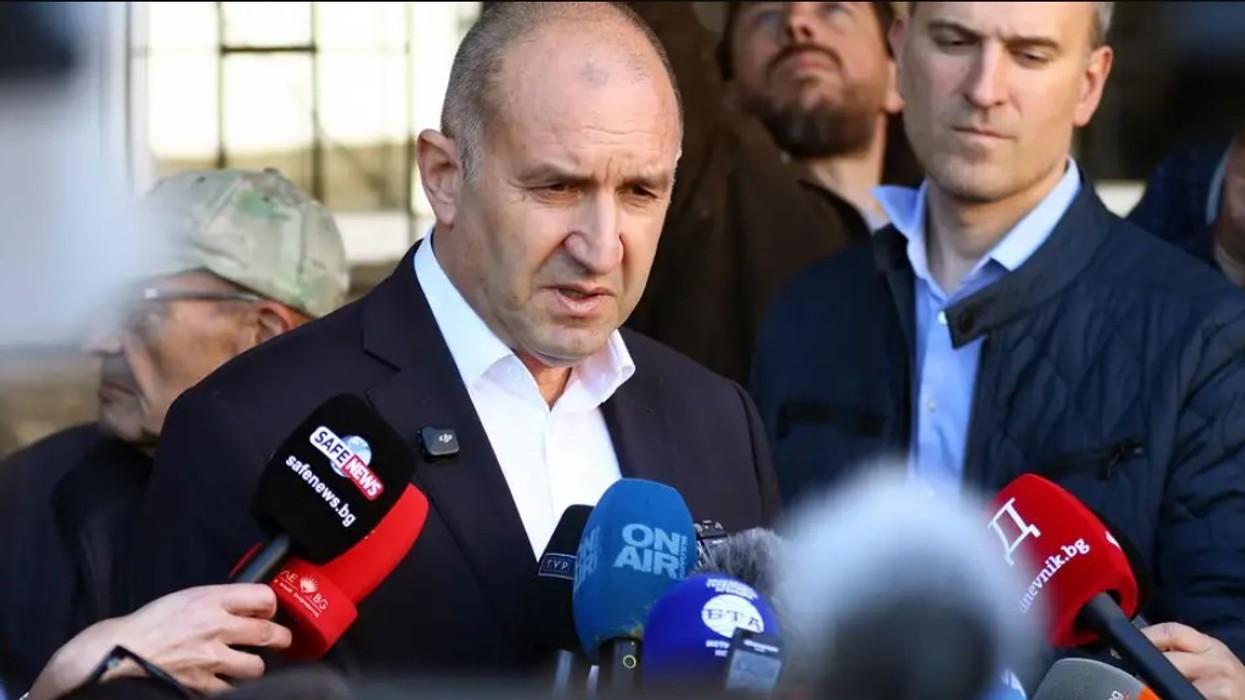 Ish-presidenti Radev triumfon në zgjedhjet në Bullgari