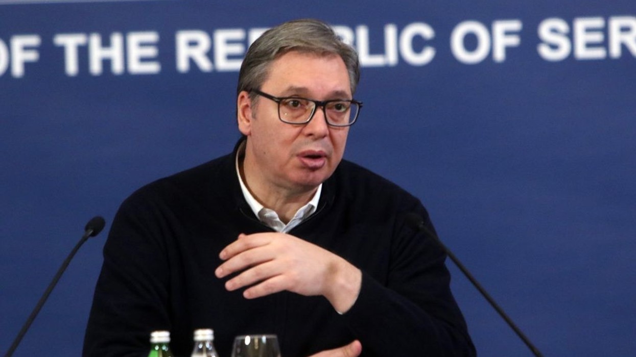 Mediumi serb: BE do të ngrijë 1.5 miliard euro fonde të destinuara për Serbinë