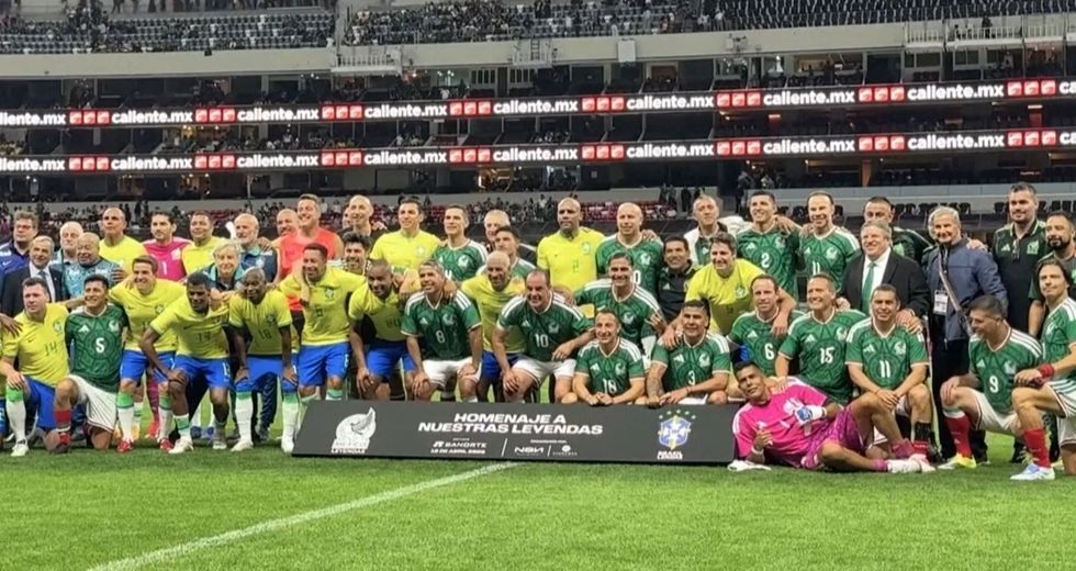 Ikonat e futbollit në një vend, Ronaldinho, Kaka dhe Adriano përsëri në fushë