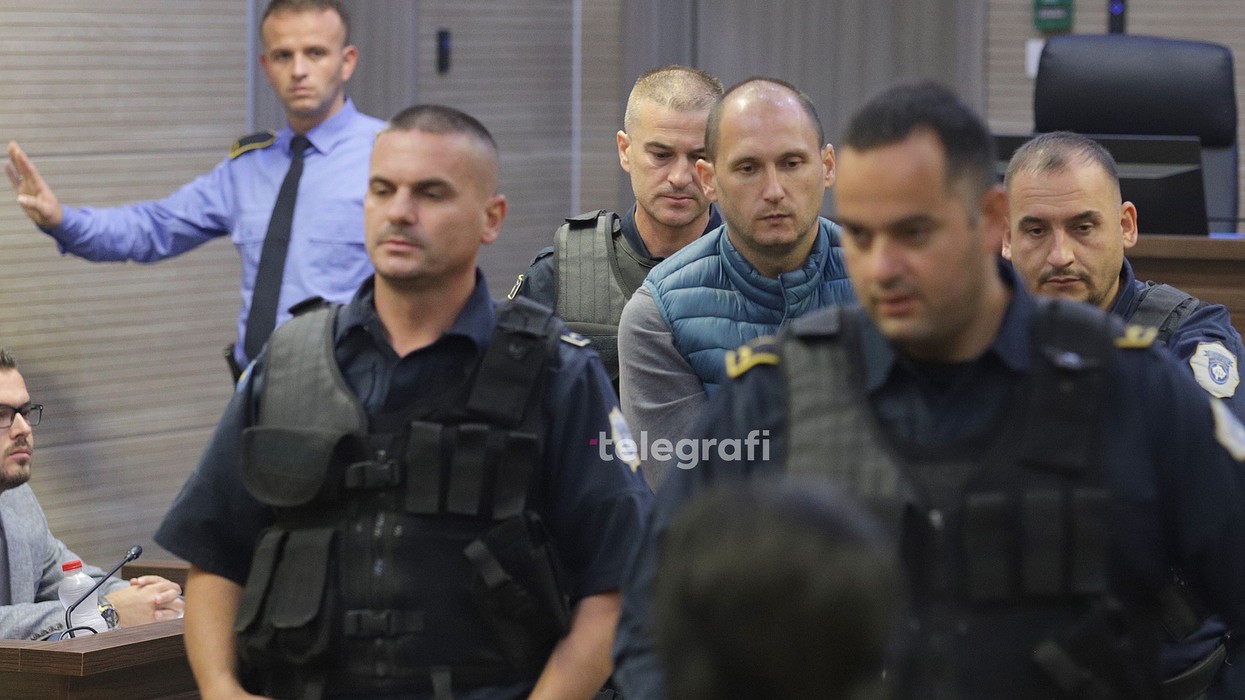 Fjalët përfundimtare në rastin “Banjska”, avokati serb tenton të shfajësojë të akuzuarit