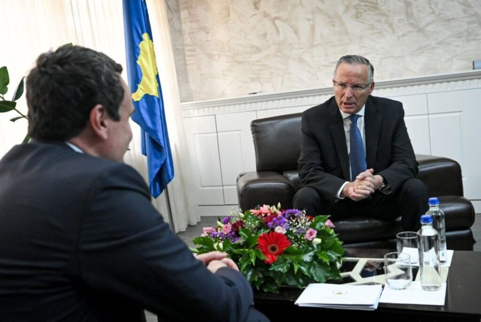 Kurti i shkruan Bedri Hamzës, por thotë se oferta që kishte për LDK-në nuk vlen për PDK-në