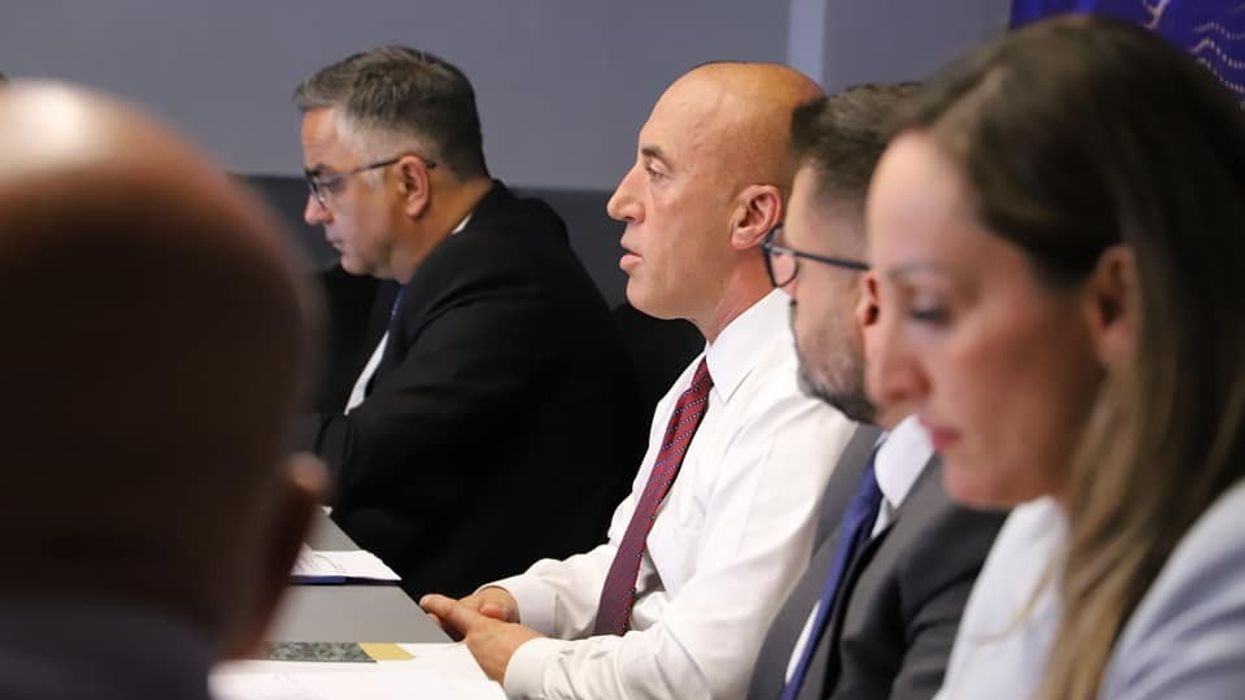 AAK kërkon që pensionet e veteranëve të jenë sa paga minimale AAK kërkon që pensionet e veteranëve të jenë sa paga minimale