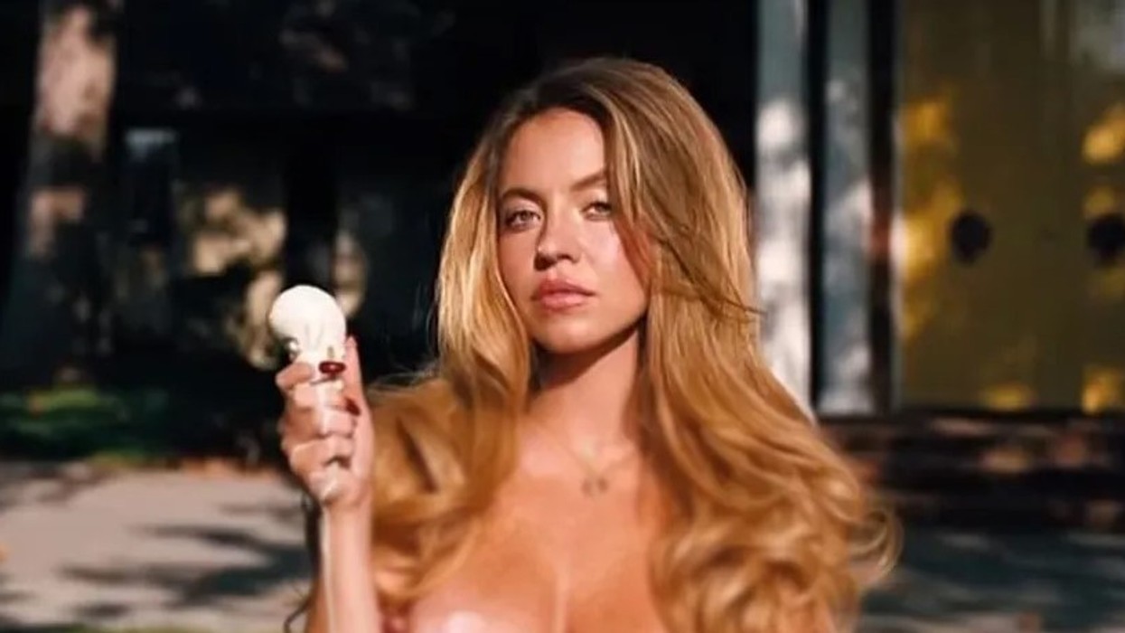 “Fansat kërkojnë anulimin e ‘Euphoria’ pas skenave të reja të Cassie-t” – kritika të forta për sezonin e tretë dhe rolin e Sydney Sweeney