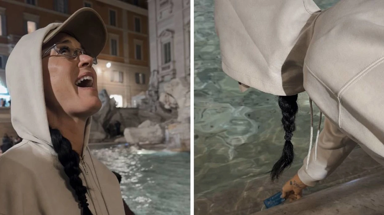 Veprimi i çuditshëm i Katy Perry-t në Romë, në vend të monedhës ajo zhyti një kartë bankare në fontanën e Trevit