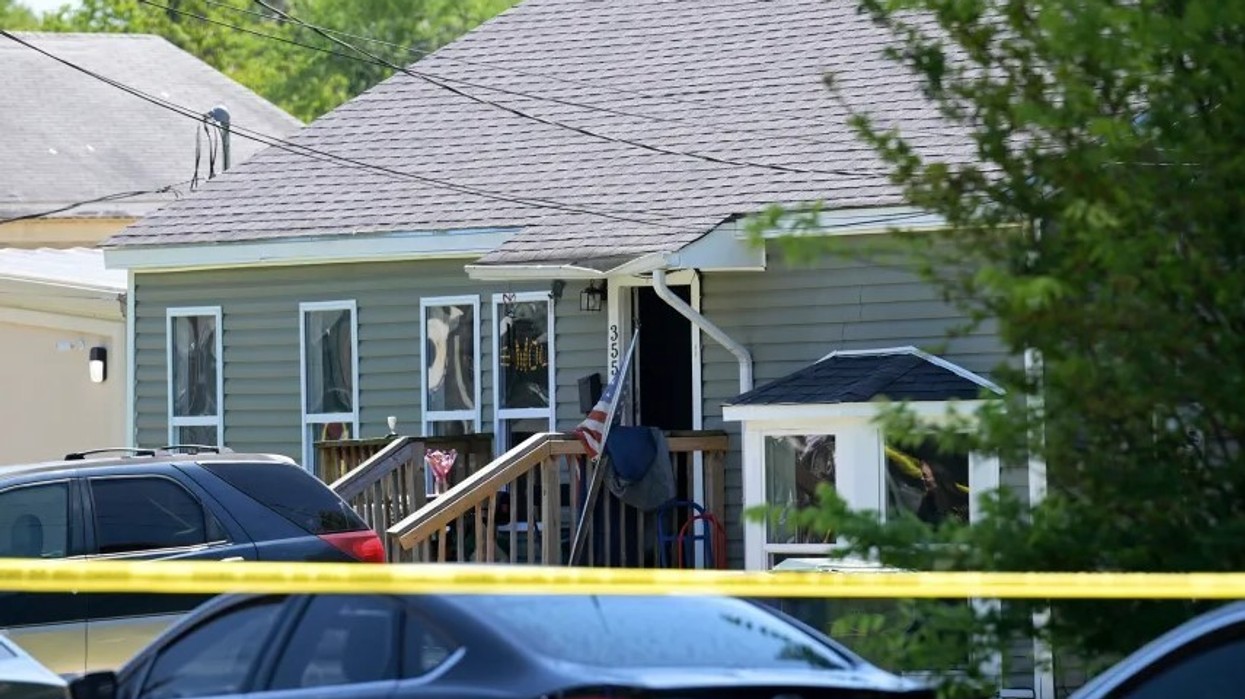Babai vrau tetë fëmijë - një grua dhe një fëmijë thuhet se kërcyen nga çatia për t'i shpëtuar të shtënave vdekjeprurëse në Luiziana