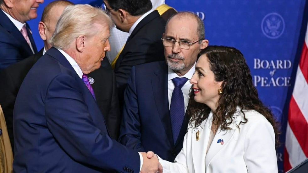 Trump i shkruan Osmanit: Lidership i guximshëm për Kosovën, pres të vazhdojmë bashkëpunimin