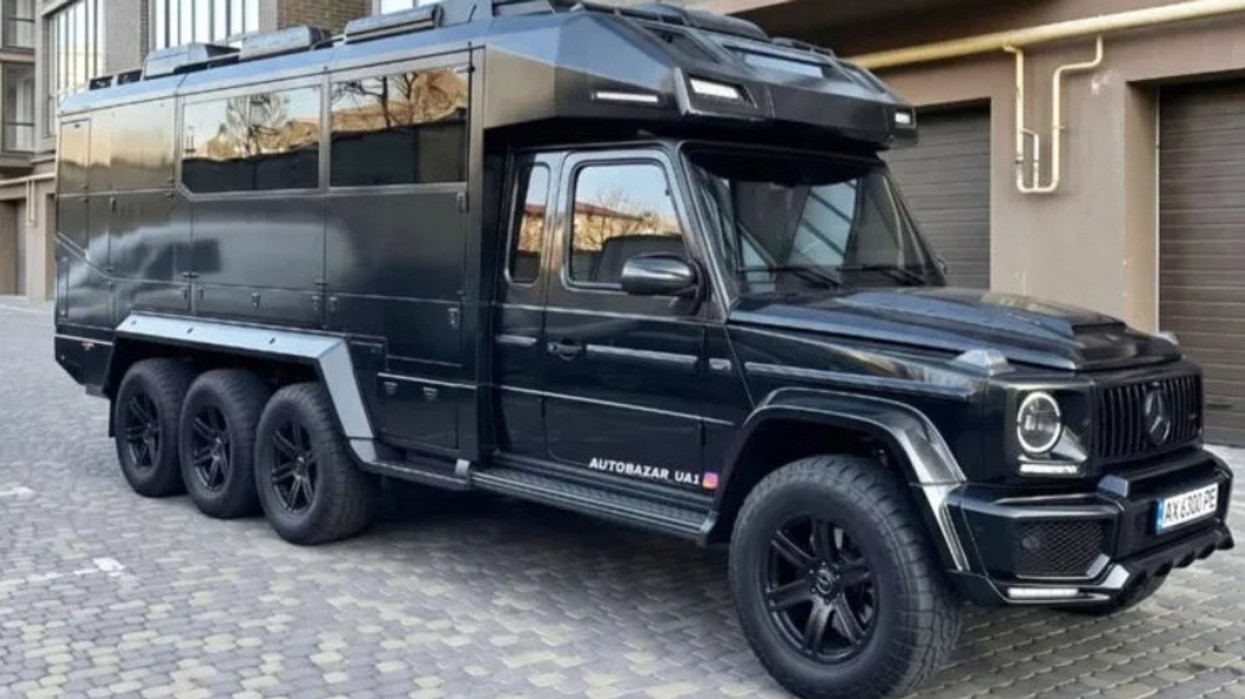 G-Class me 8 rrota për 285 mijë dollarë? Projekti që po dyshohet se është realizuar me AI