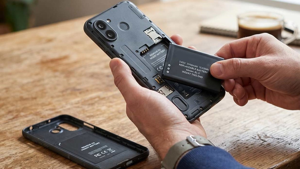 Rregullat e reja të BE-së mund të bëjnë që telefonat inteligjentë të vijnë me bateri të zëvendësueshme nga përdoruesi