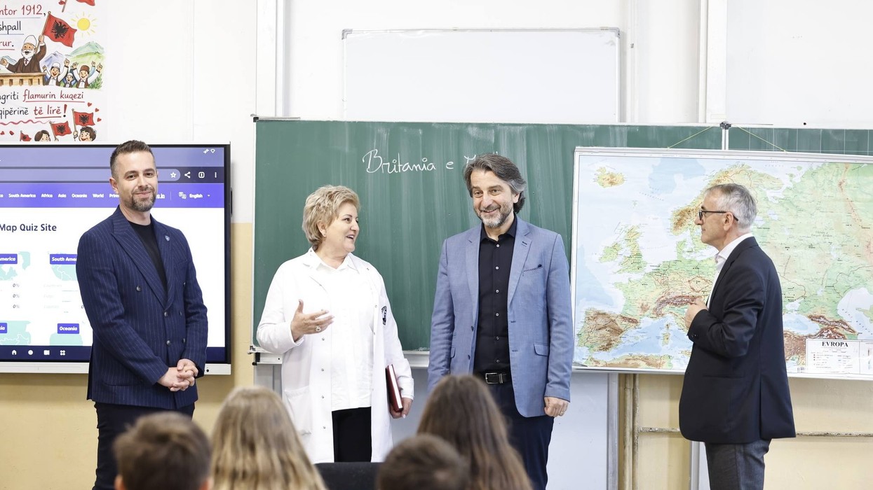 Përurohen investime në digjitalizim në shkollën “Hasan Prishtina” në Prishtinë