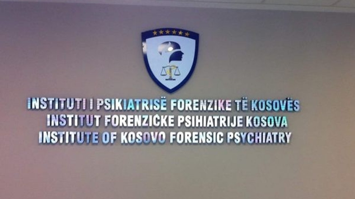 Arratiset nga Reparti i Psikiatrisë Forenzike i dyshuari që ishte në trajtim të detyruar nga Gjykata