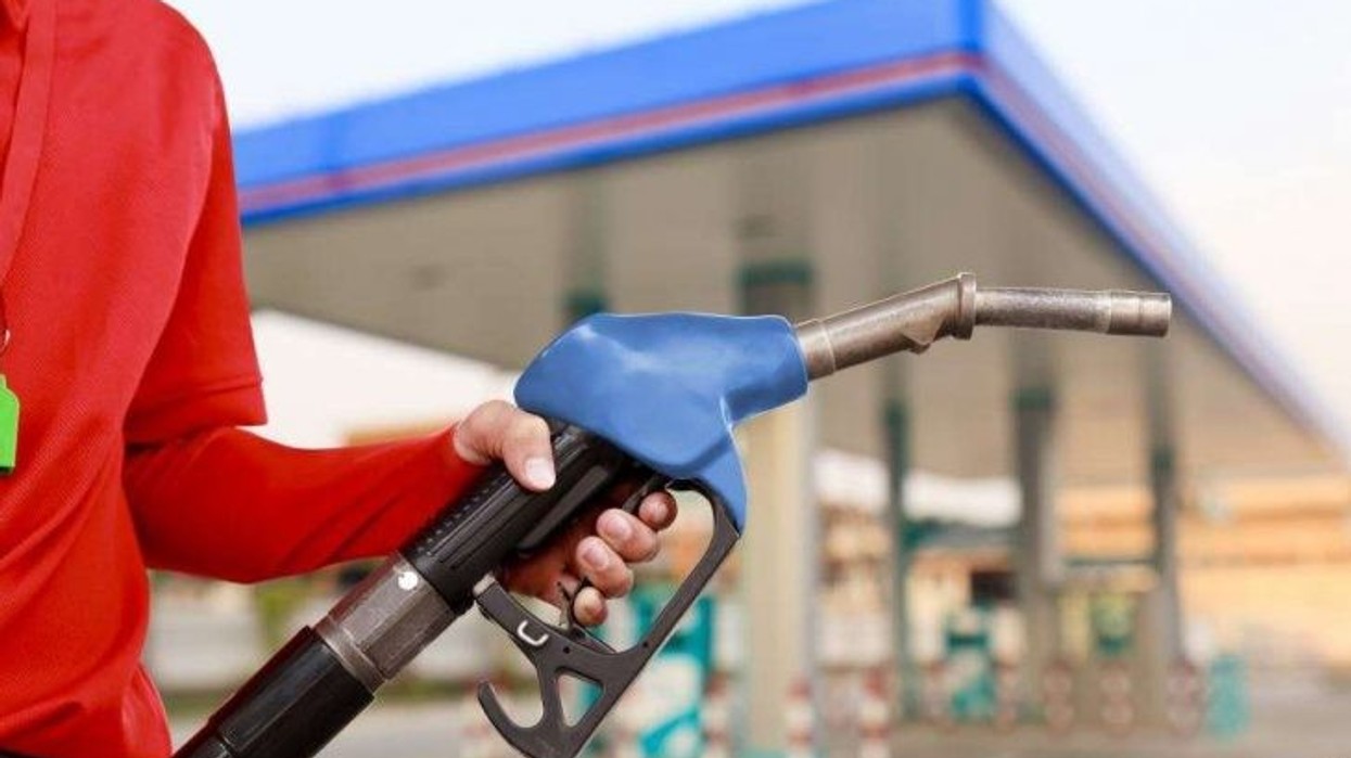 Bien sërish çmimet e derivateve në Kosovë, nafta dhe benzina më lirë se dje