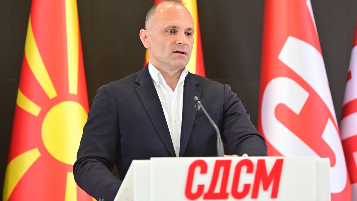 Filipçe: LSDM kërkon një shtetësi të vetme për të gjithë zyrtarët e zgjedhur dhe të emëruar Filipçe: LSDM kërkon një shtetësi të vetme për të gjithë zyrtarët e zgjedhur dhe të emëruar