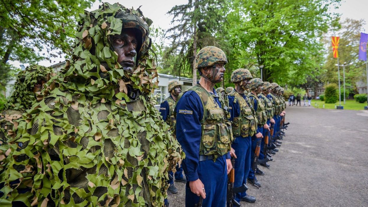 Toshkovski në Idrizovë: Kandidatët për policë demonstruan gatishmërinë përmes ushtrimit simulues Toshkovski në Idrizovë: Kandidatët për policë demonstruan gatishmërinë përmes ushtrimit simulues