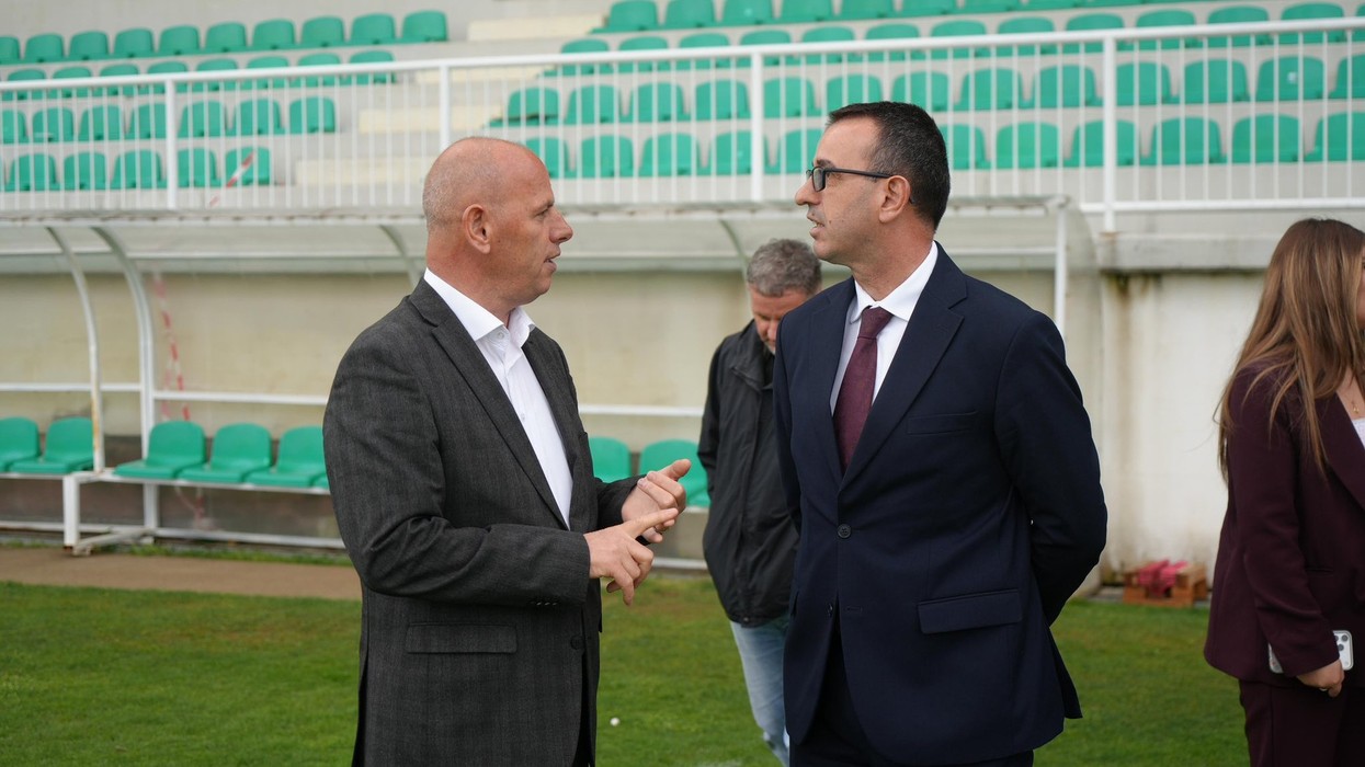 Shigjetaria dhe pishina gjysmë-olimpike në fokus të vizitës së Gashanit në Drenas