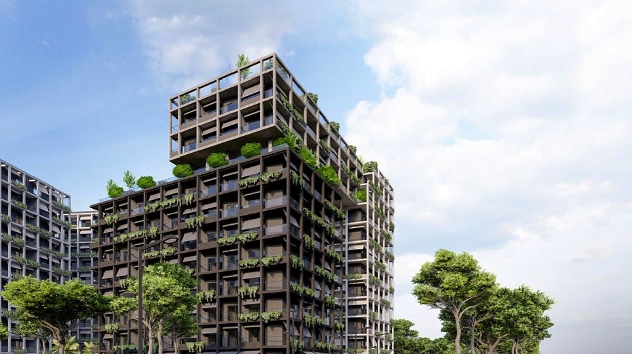 Jeta duket ndryshe pranë detit - Holiday In 2