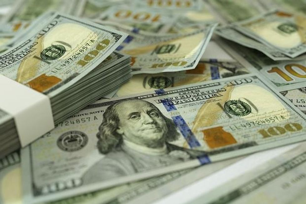 Bashkëshorti i dhuron biletë lotarie, gruaja fiton çmimin e madh