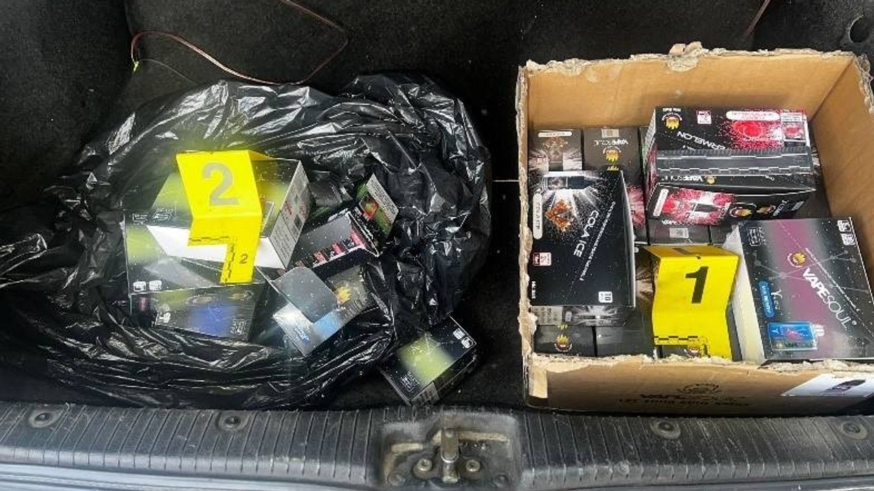 Arrestohen katër persona në Vushtrri, vjedhin 400 lloje cigaresh nga një veturë