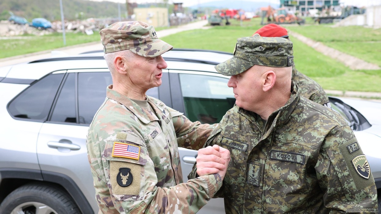 Bashkëpunimi i shkëlqyer mes FSK-së dhe Gardës Kombëtare të Ajovës – pamje nga vizita e gjeneralit amerikan Osborn në Kosovë