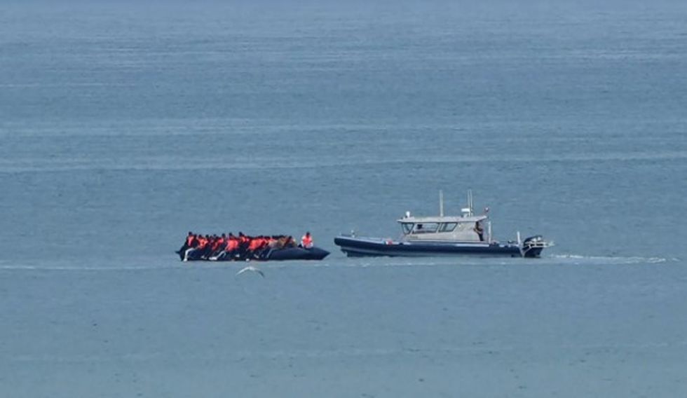 Franca dhe Britania rinovojnë marrëveshjen për Kanalin Anglez